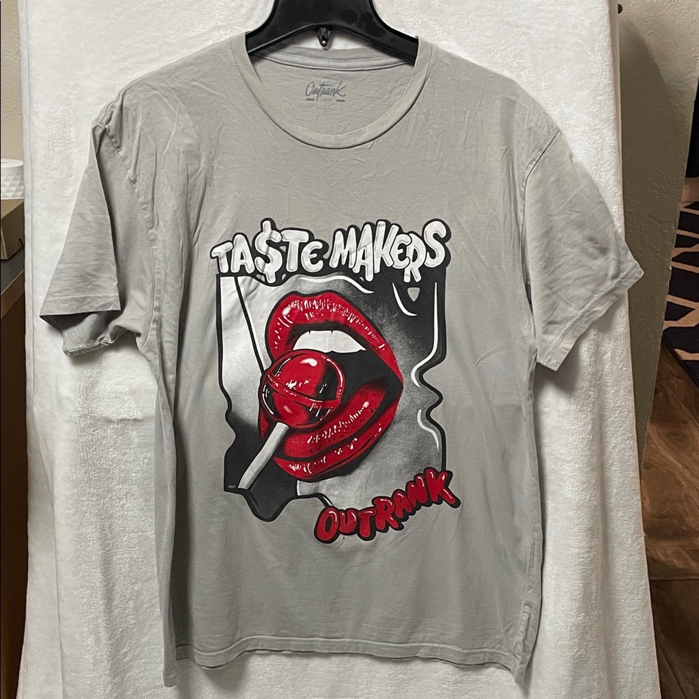 Outrank Taste Makers Gray Graphic T-Shirt for Men Size Large